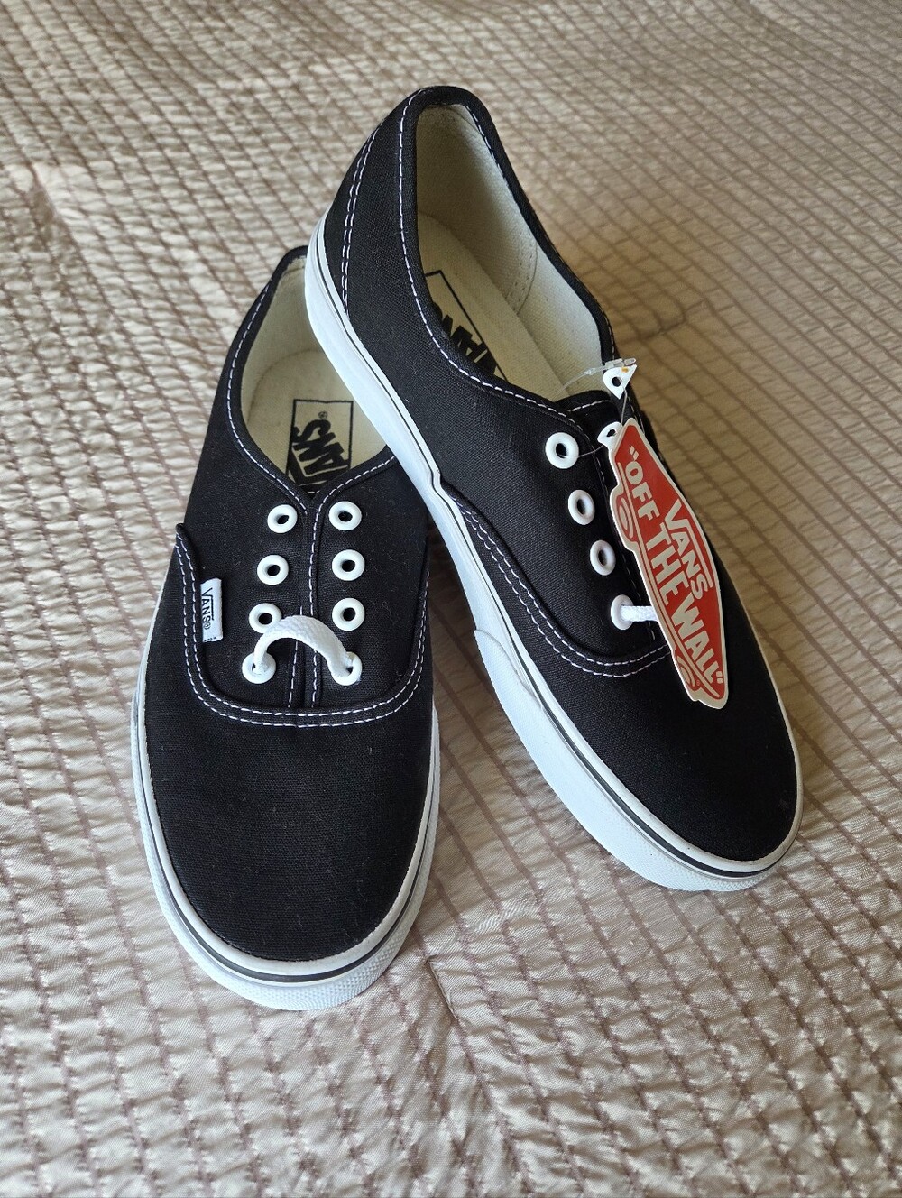 [NWT] Vans Black Authentic Shoe - W7/M5.5